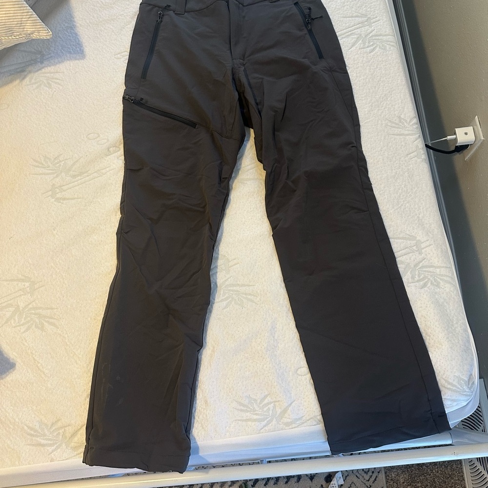 Black Outdoor Pants with Zipper Pockets